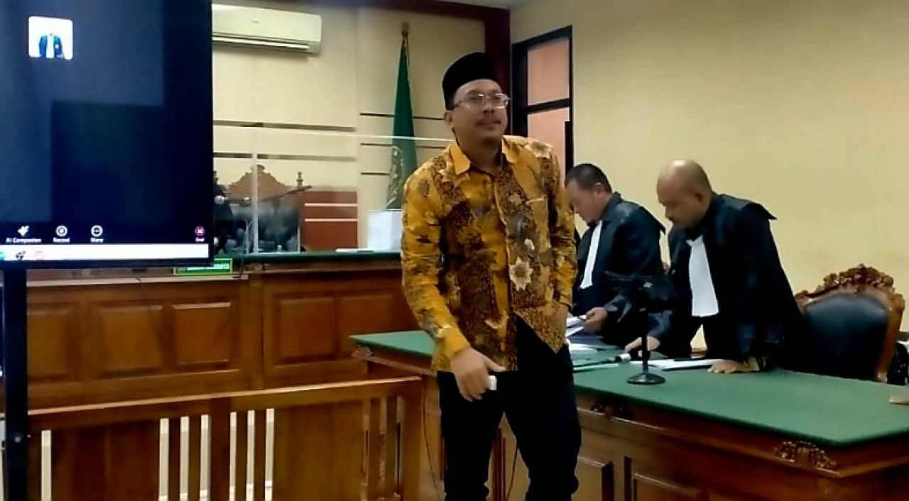 Gus Muhdlor usai membacakan pledoi (foto: Izal for jatimnow.com)