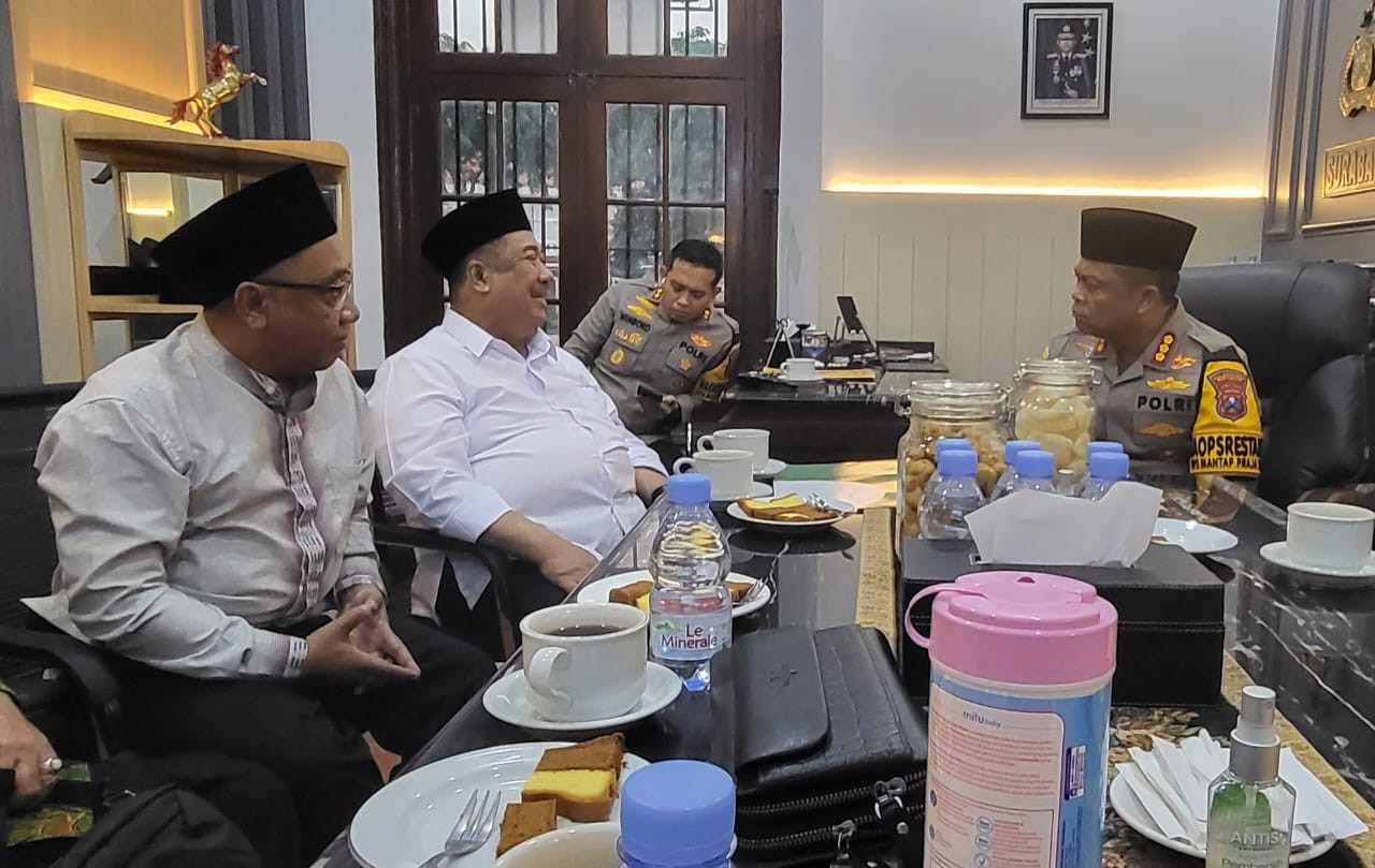 Suasana pertemuan PCNU Surabaya dengan Kapolrestabes Surabaya Kombes Pol Luthfie Sulistiawan (Foto: Lukman for jatimnow.com)