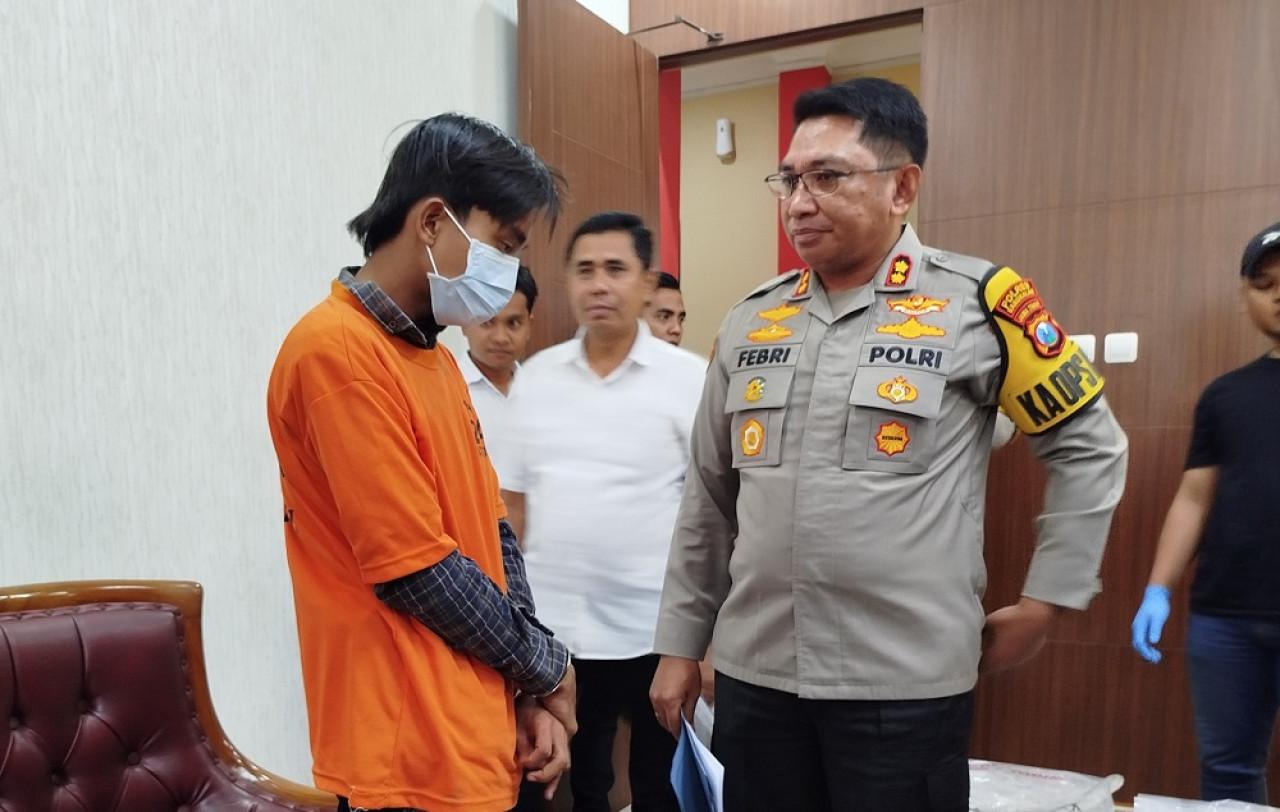 Tersangka Moh Maulidi Al Izhaq saat di Mapolres Bangkalan. (Foto: dok. jatimnow.com)