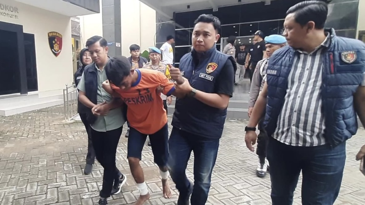 Pelaku pembunuhan sekeluarga di Kediri. (Foto: Yanuar Dedy/jatimnow.com)