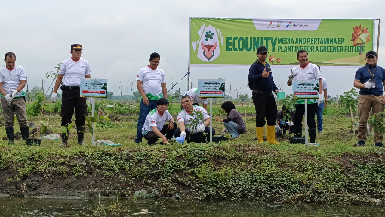 Penanaman pohon di Desa Wedi Kecamatan Kapas Kabupaten Bojonegoro (Foto: Munir/jatimnow.com)