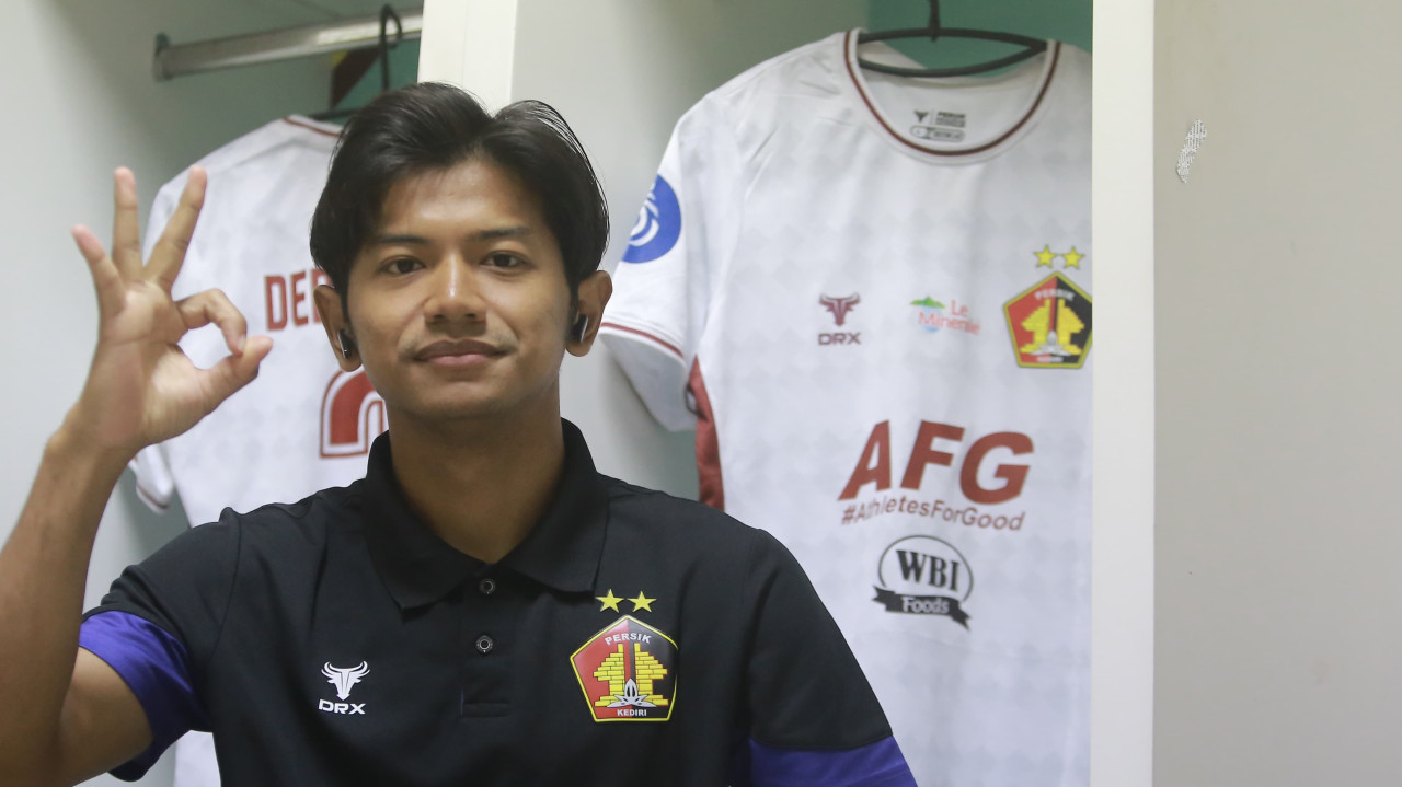 WBI Food terpampang di jersey Persik Kediri. (Foto: Persik Kediri/jatimnow.com)