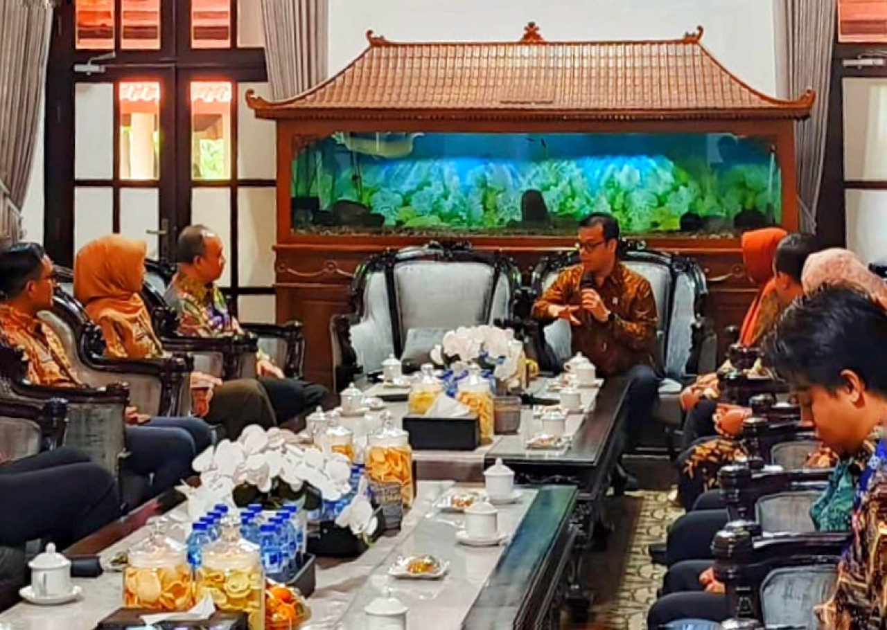 Wamendigi  Nezar Patria saat mengunjungi di Pendopo Delta Wibawa Sidoarjo, Jumat (3/1/2025).