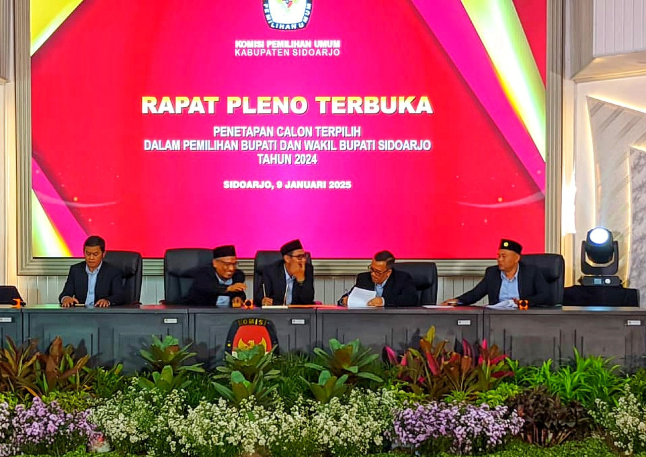 KPU Sidoarjo Resmi Tetapkan Subandi - Mamik sebagai Bupati - Wabup