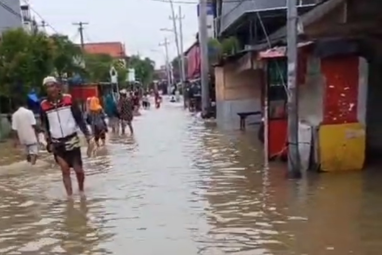 Banjir yang merendam sejumlah kecamatan di Bangkalan. (Foto: Fathor Rahman/jatimnow.com)