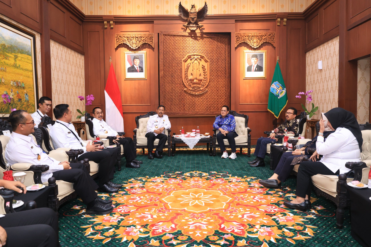Kakanwil Kemenkum dan Pj Gubernur Jatim Bahas Sinergi Hukum hingga Imigrasi