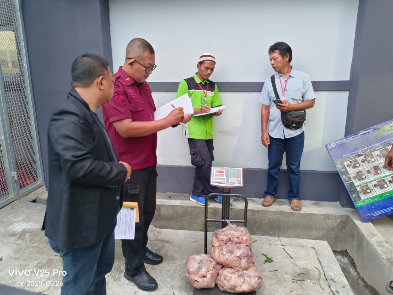 Tim Kanwil Dirjenpas Jatim saat melakukan sidak. (Foto: Humas Kanwil Ditjenpas Jatim for jatimnow.com)