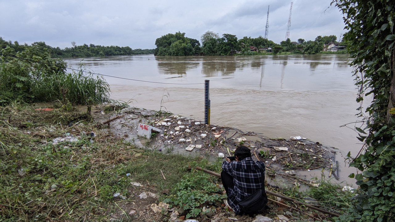 Kondisi Sungai Bengawan Solo. (Foto: Misbahul Munir/jatimnow.com)
