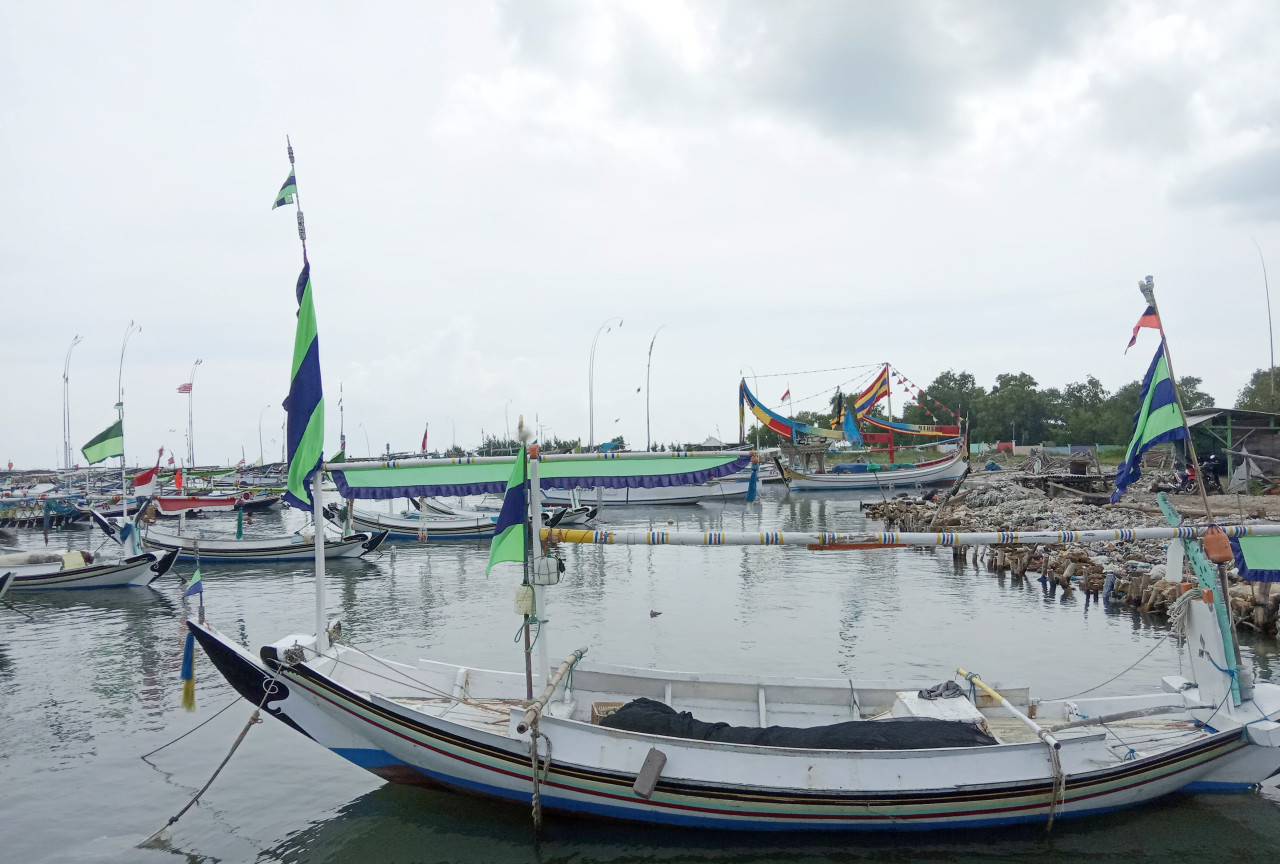 Perahu terparkir di pantai wilayah Bangkalan. (Foto: Fathor Rahman/jatimnow.com)