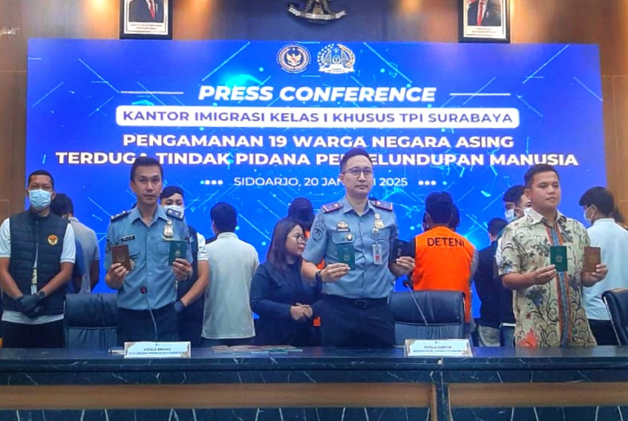 Imigrasi Surabaya Gagalkan Penyelundupan WN Nepal ke Eropa Lewat Indonesia