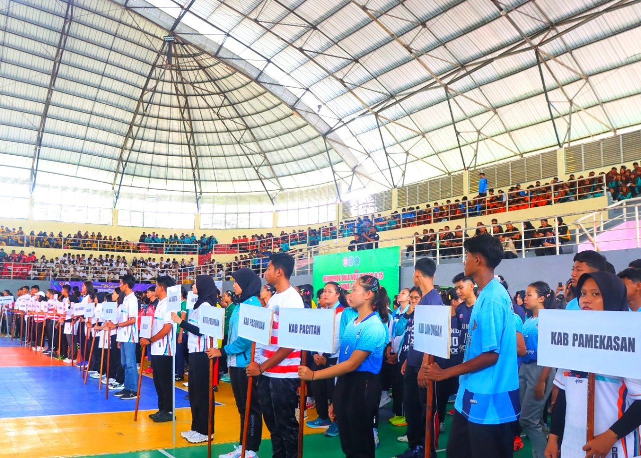 Pembukaan Kejuaraan Provinsi Jawa Timur Bola Voli antar klub U-15 se-Jatim di GOR Sidoarjo. (Foto: Ahaddiini HM/jatimnow.com)