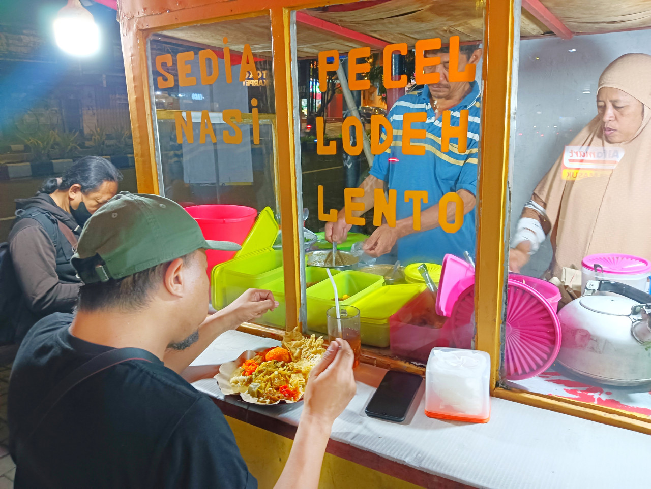 Nasi Lodeh Lento Sambal Klotok buatan Titik Asmini yang berlokasi di Jalan Gajahmada Sidoarjo. (Foto: Ahaddiini HM/jatimnow.com)