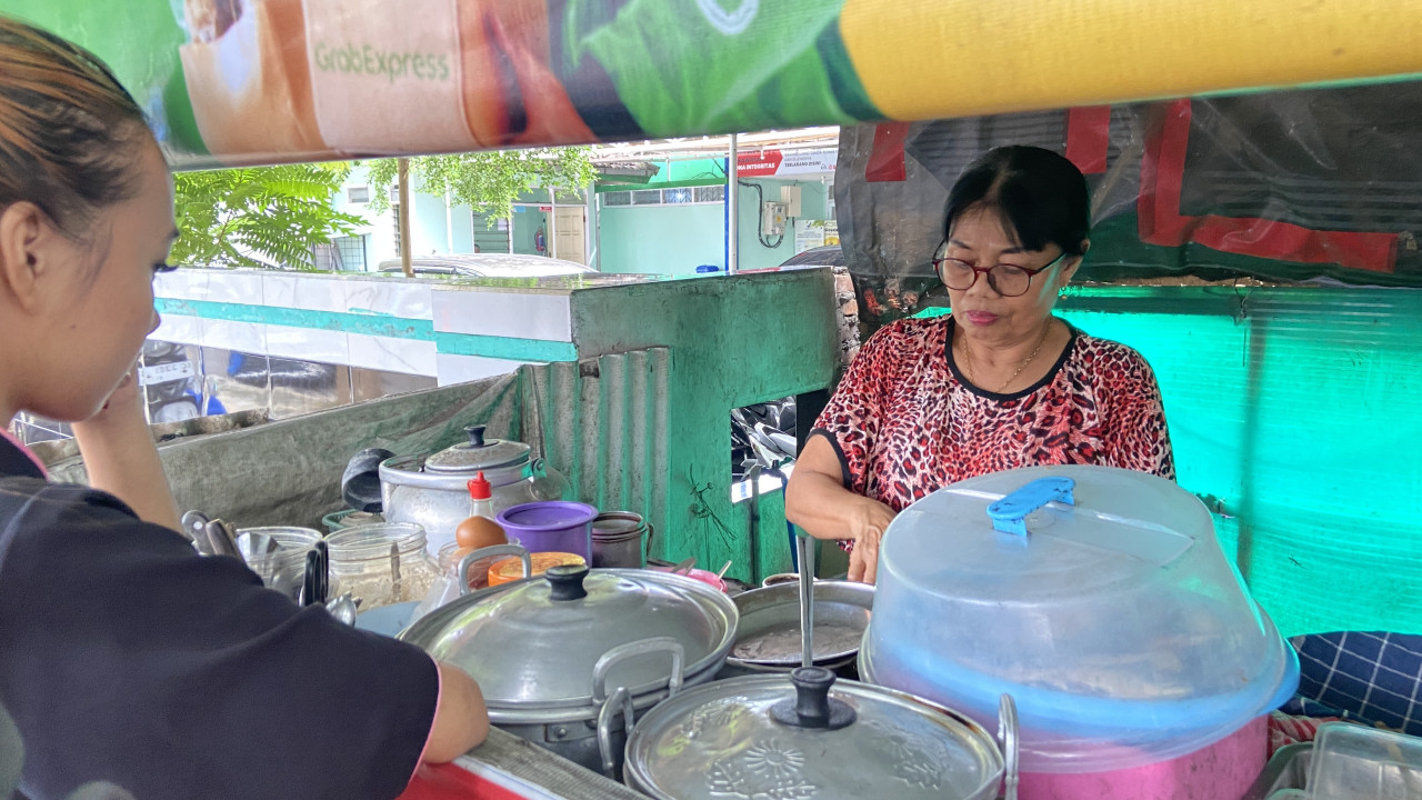 Harga LPG 3 Kg Naik, Pedagang Makanan di Kediri Menangis
