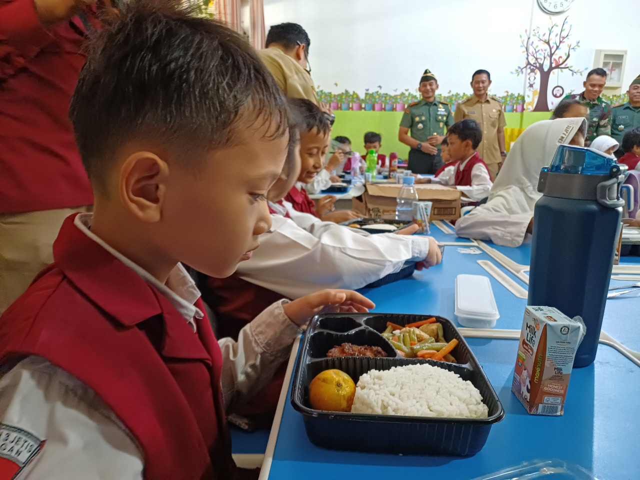 Uji Coba Makan Bergizi Gratis Sasar 3.500 Pelajar di Lamongan
