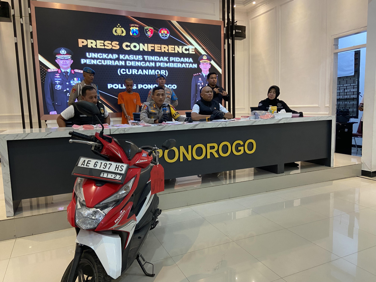 Jomblo di Ponorogo Nekat Curi Motor demi Karaoke dengan Pemandu Lagu