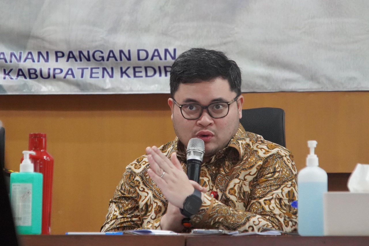 Mas Dhito dalam rapat koordinasi gugus tugas PMK. (Foto: Pemkab Kediri/jatimnow.com)