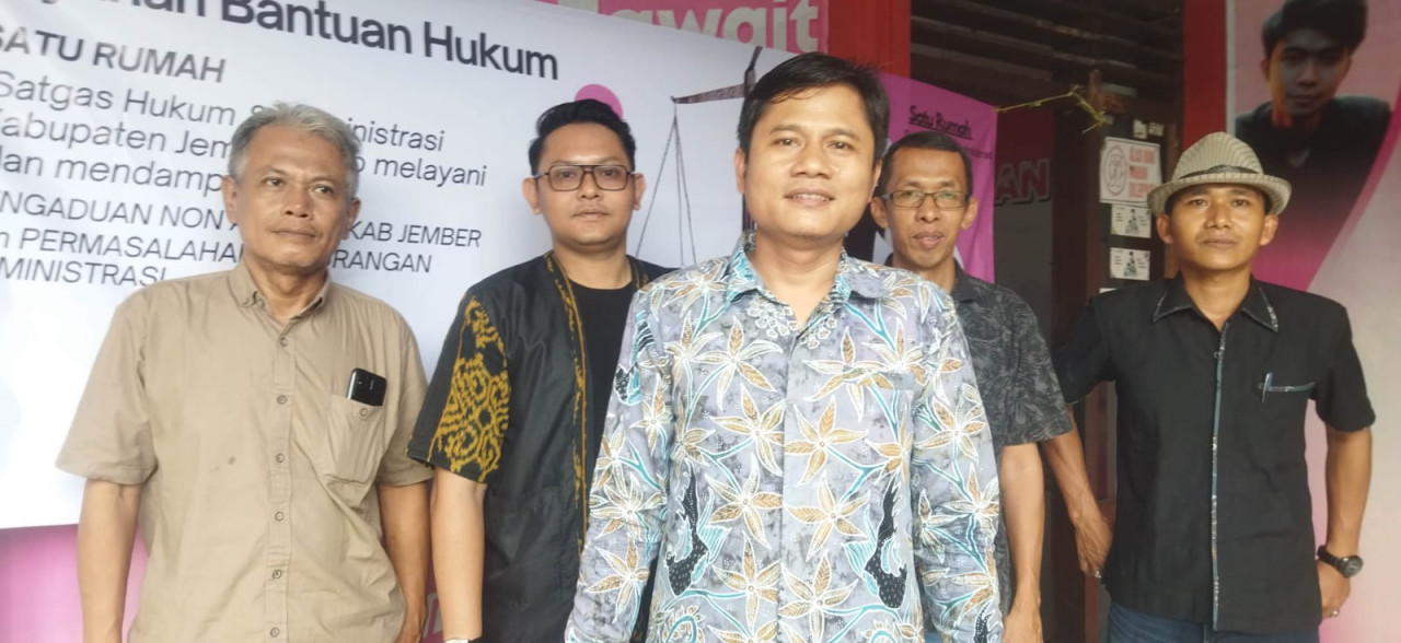 Tim Advokasi dan Hukum Pemenangan Gus Fawait dan Djoko Susanto. (Foto: Sugianto/jatimnow.com)