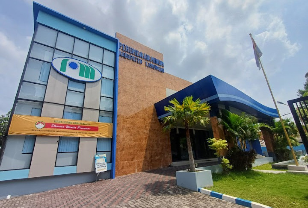 Kantor PDAM Lamongan. (Foto : Adyad Ammy Iffansah/jatimnow.com)