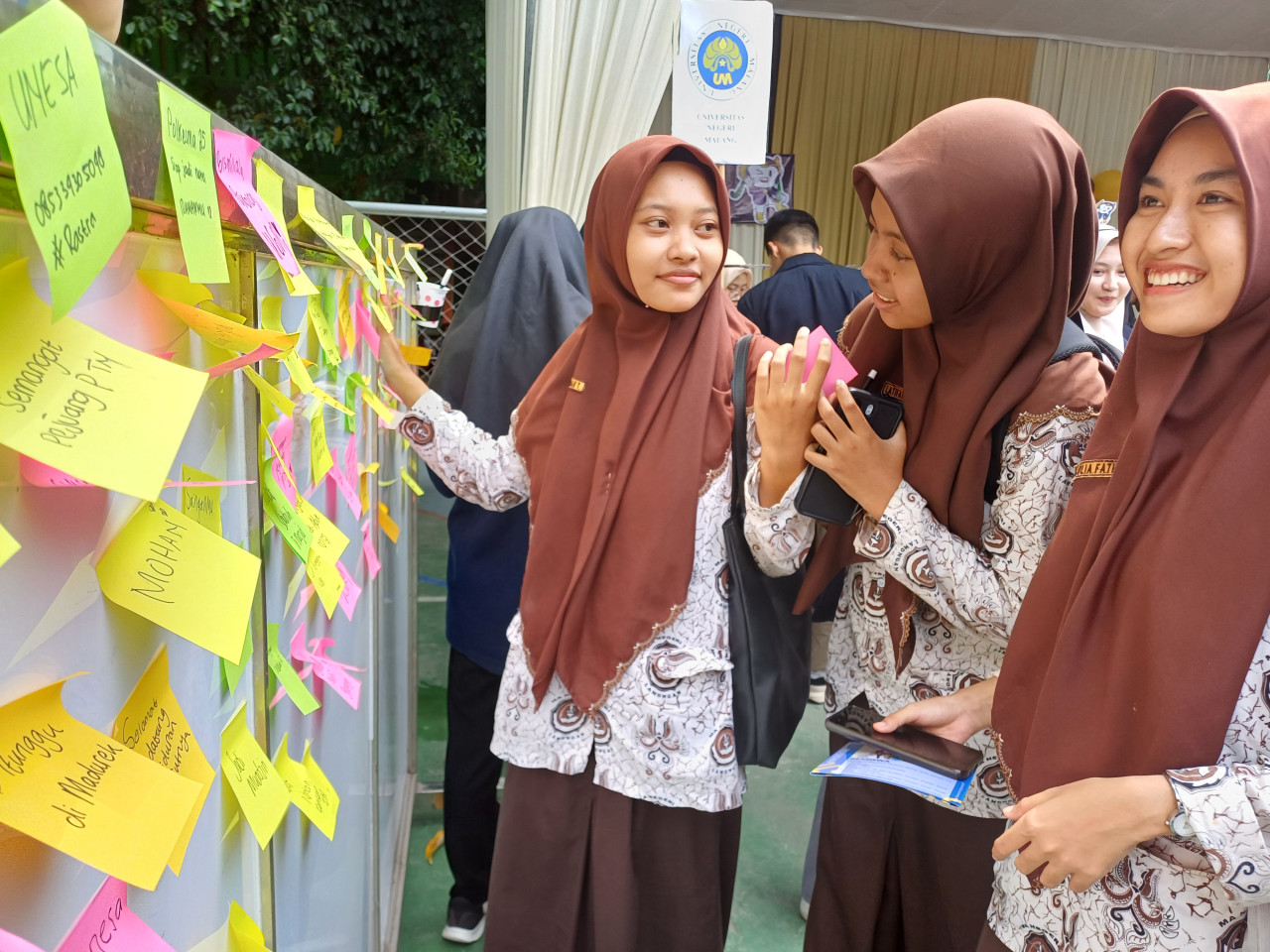 Pelajar MAN 1 Lamongan saat mengikuti expo kampus. (Foto : Adyad Ammy Iffansah/jatimnow.com)