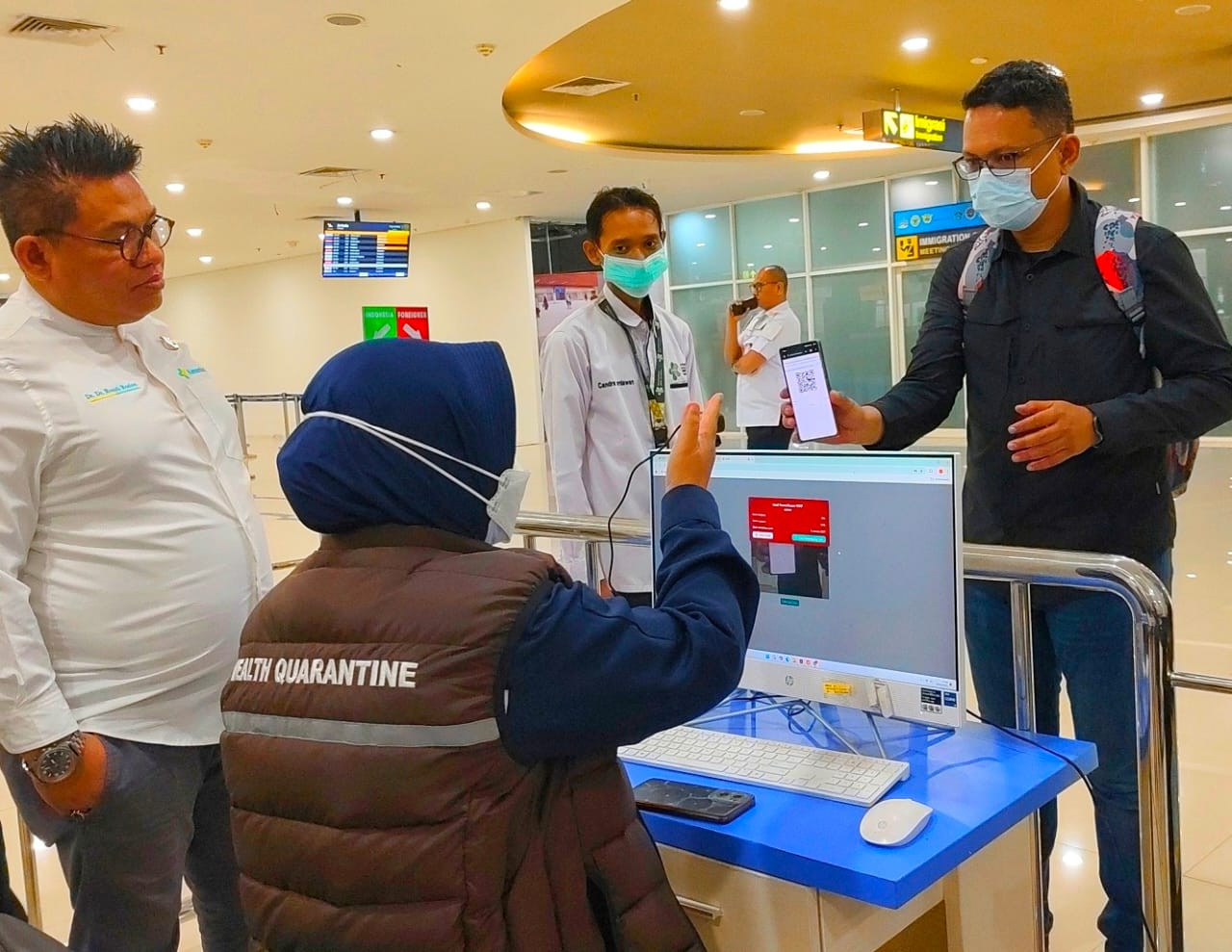 Suasana kedatangan penumpang dari luar negri di Terminal 2 (T2) Bandara Internasional Juanda. (Foto: Ahaddiini HM/jatimnow.com)