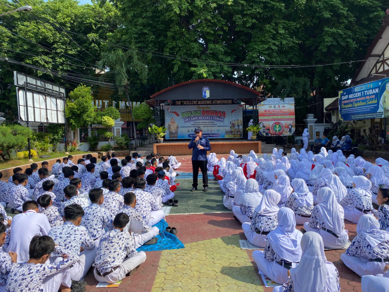 Siswa SMPN 1 Tuban mendapat arahan dari BNNK terkait bahaya narkoba. (Foto: Humas Pemkab Tuban/jatimnow.com)