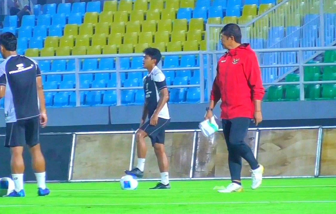 Timnas U-20 saat melakukan latian di Stadion GOR Delta Sidoarjo. (Foto: Ahaddiini HM/jatimnow.com)