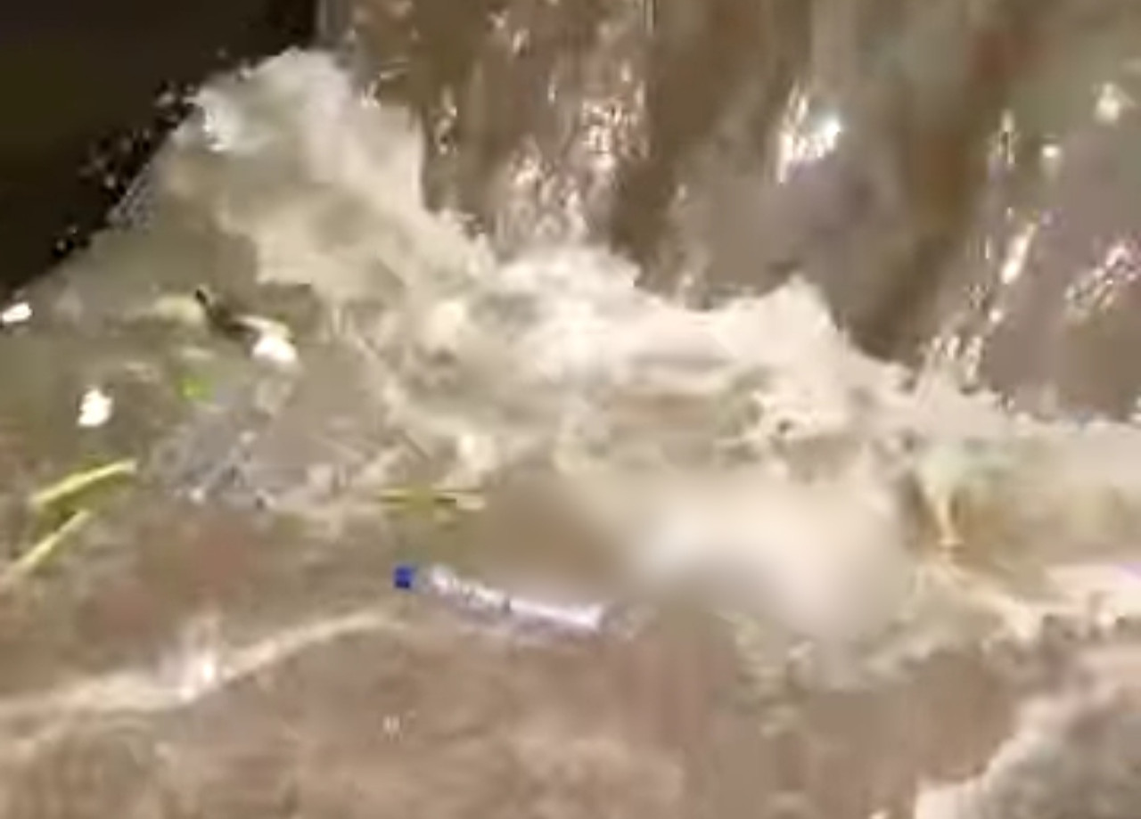 Kondisi mayat bayi yang ditemukan dibuang ke sungai. (tangkapan layar medsos)