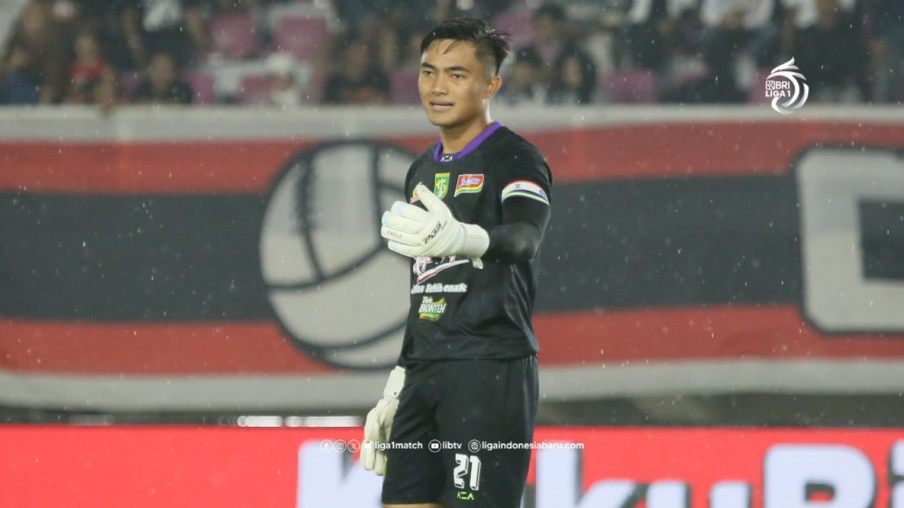 Kiper Persebaya Ernando Ari. (Foto: PT LIB)