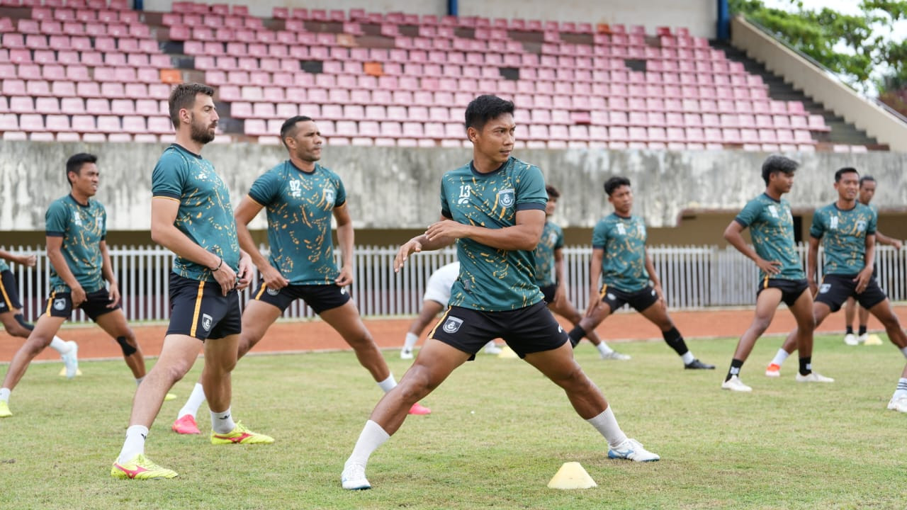 Gresik United Buru Kemenangan di Kandang Persewar Waropen