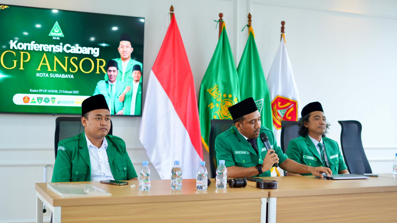 Achnaf Al Ashbahani (kiri) terpilih secara aklamasi dalam Konfercab Ansor Surabaya di Jakarta (foto: Mahrus for jatimnow.com)