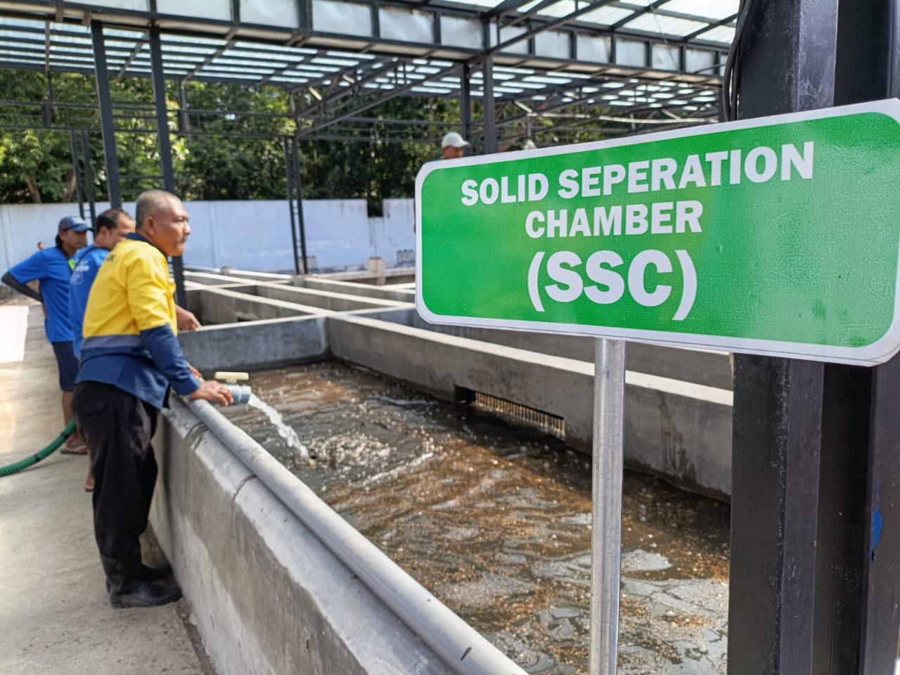 Operasional IPLT di Kabupaten Tulungagung. (Foto: Bramanta Pamungkas/jatimnow.com)