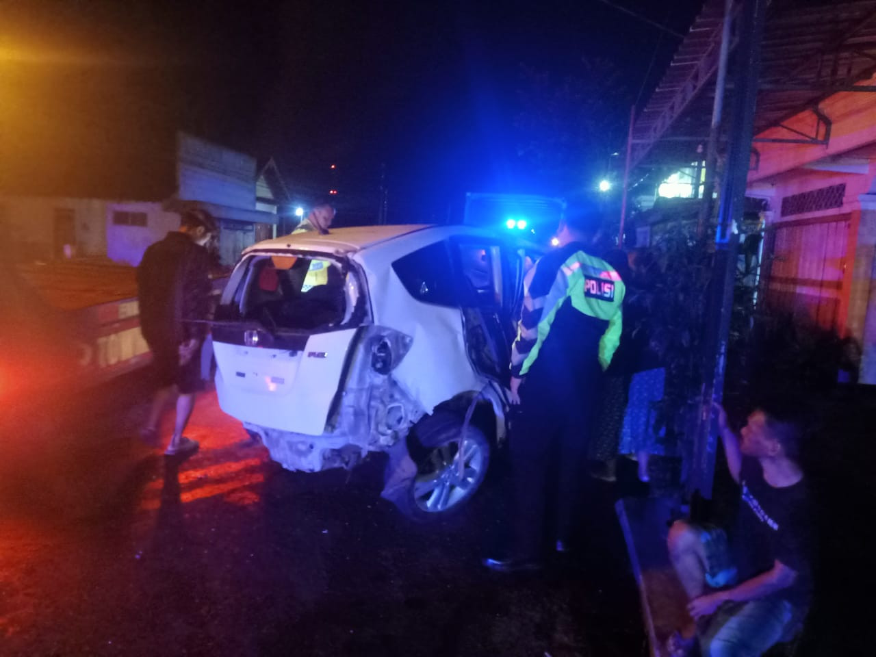 Mobil yang mengalami kecelakaan di Tulungagung. (Dok Polres Tulungagung