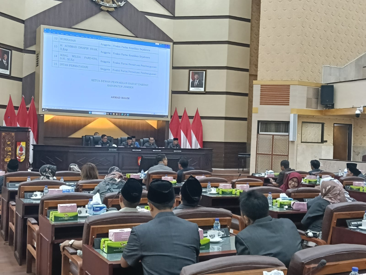 Rapat Paripurna DPRD Jember perihal Pansus Honorer (Foto: Sugianto/jatimnow.com)