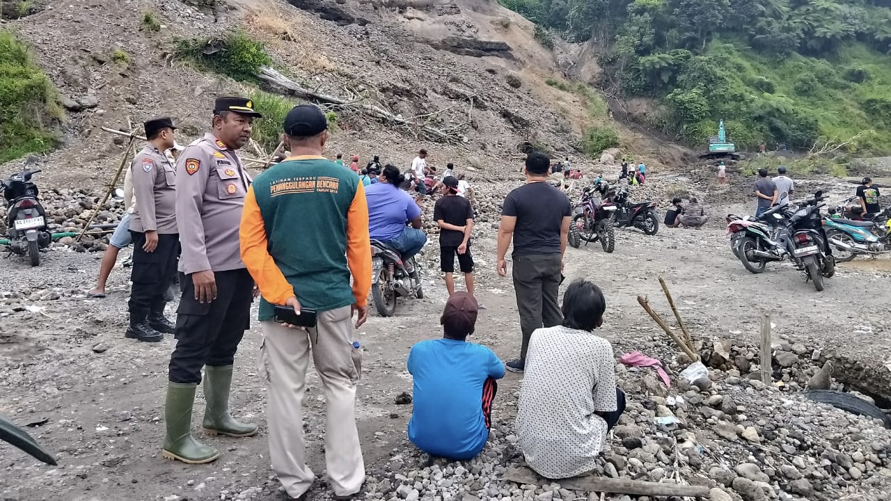 Lokasi tambang pasir di Blitar. (Foto: Polres Blitar/jatimnow.com