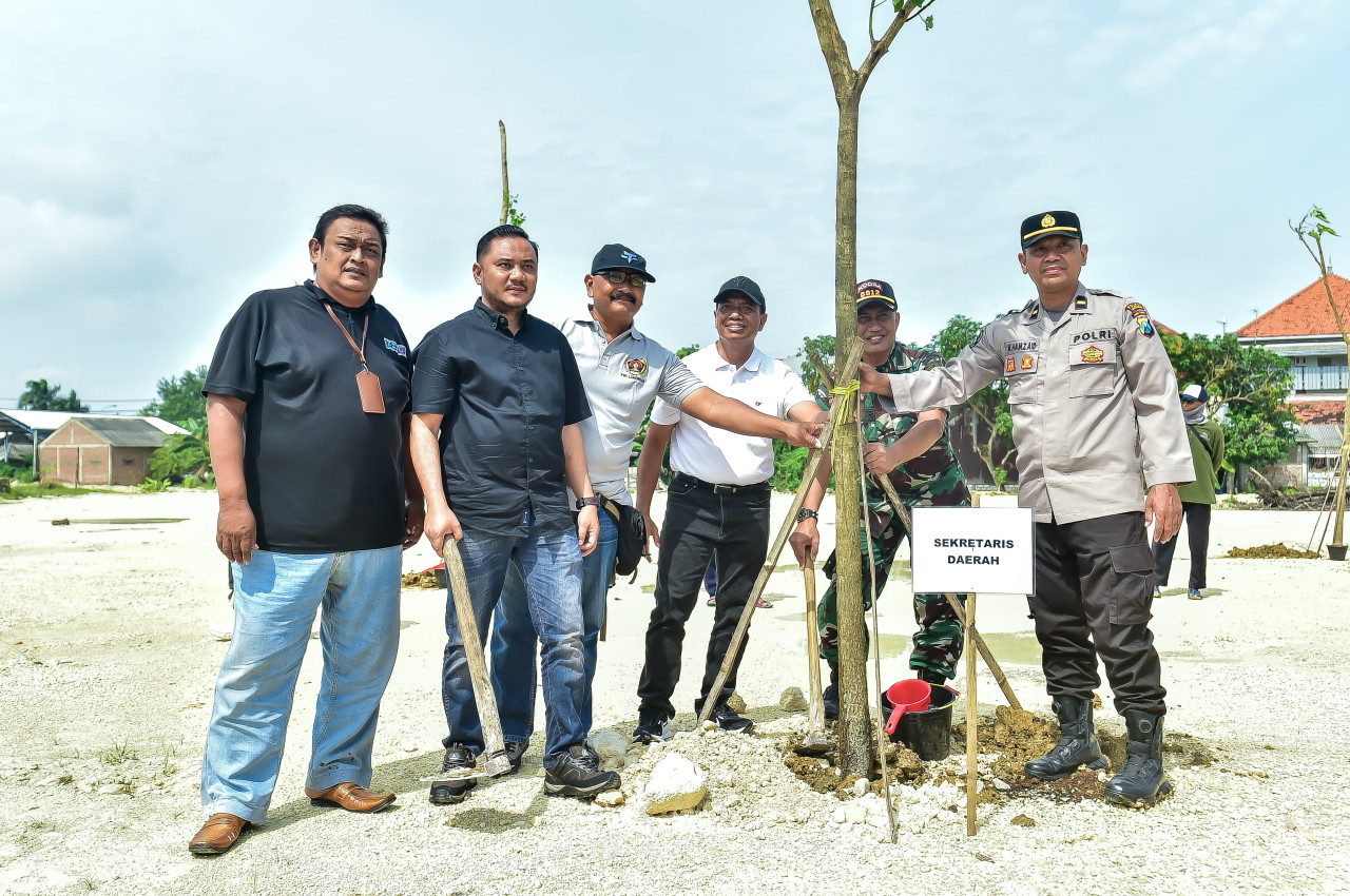 Kegiatan tasyakuran PWI Lamongan di Kawasan Gajah Mada (Kagama) Lamongan. (Foto : Adyad Ammy Iffansah/jatimnow.com)