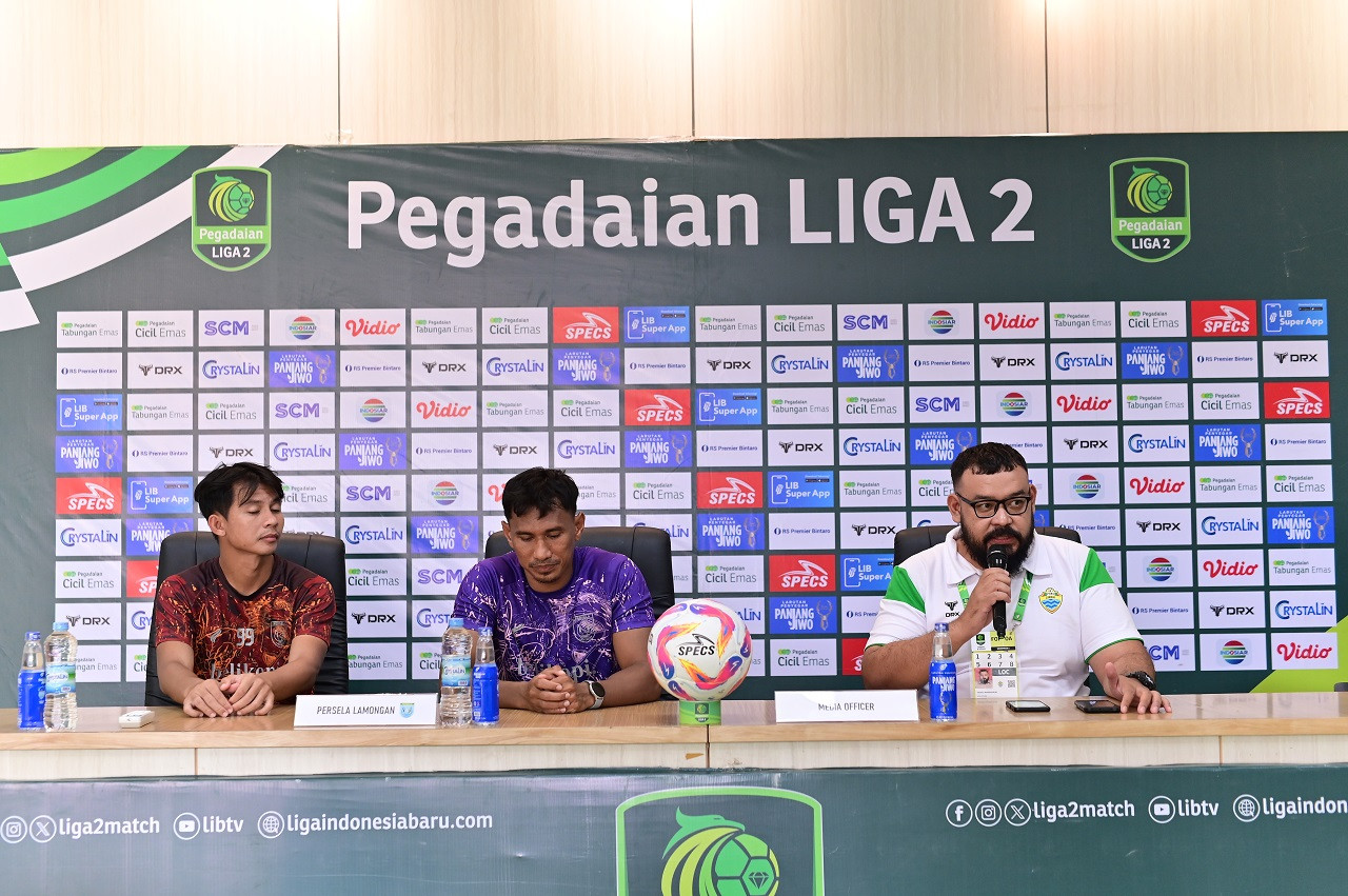 Pelatih Persela Lamongan, Zulkifli Syukur saat siaran pers sebelum pertandingan kontra PSKC Cimahi. (Foto : Persela FC for jatimnow.com)