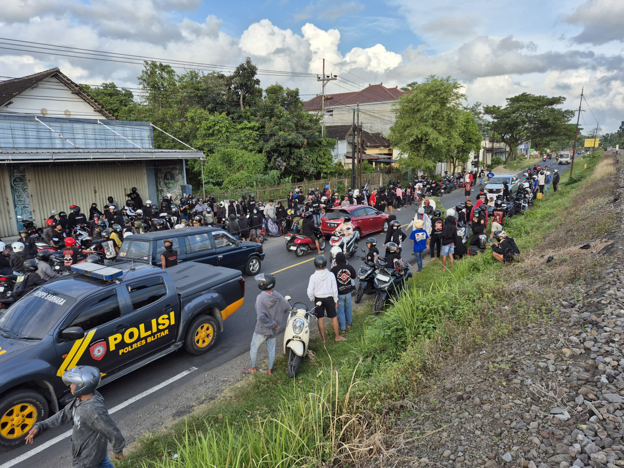 Pesilat di Blitar yang diamankan kepolisian setempat. (Foto: Dok Polres Blitar/jatimnow.com)