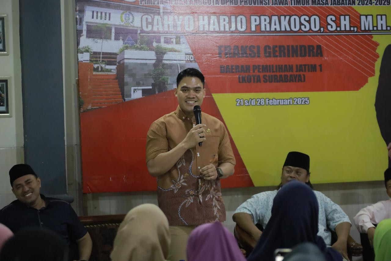 Anggota Komisi E DPRD Jatim Cahyo Harjo Prakoso saat reses di Sukomanunggal. (Foto: Setya for  jatimnow.com)