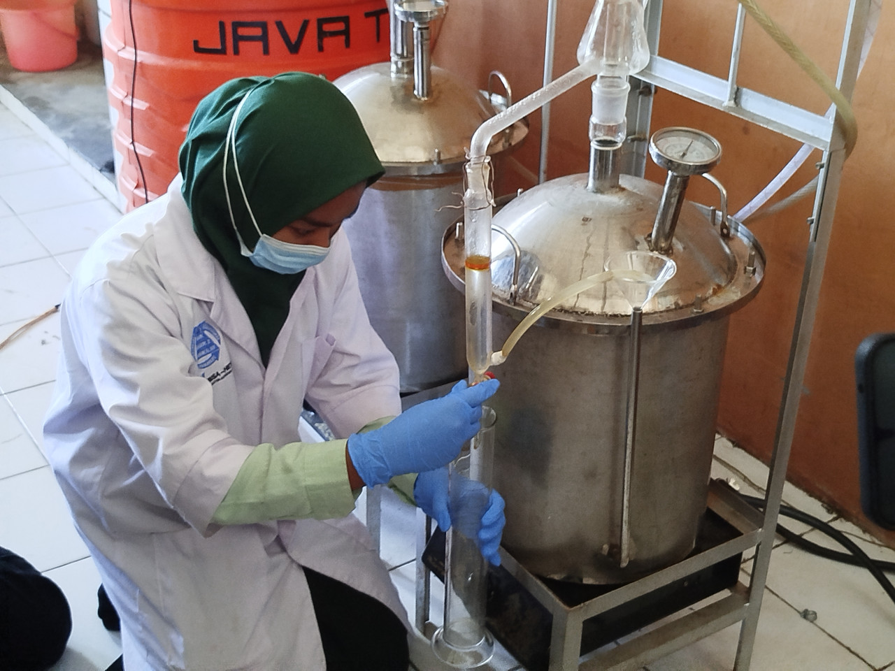 Inovatif, Siswa SMKN 2 Bangkalan Produksi Wewangian Berbahan Sereh