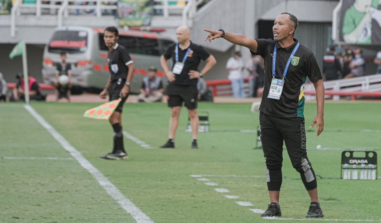 Asisten pelatih Persebaya Uston Nawawi. (Foto: Persebaya.id)
