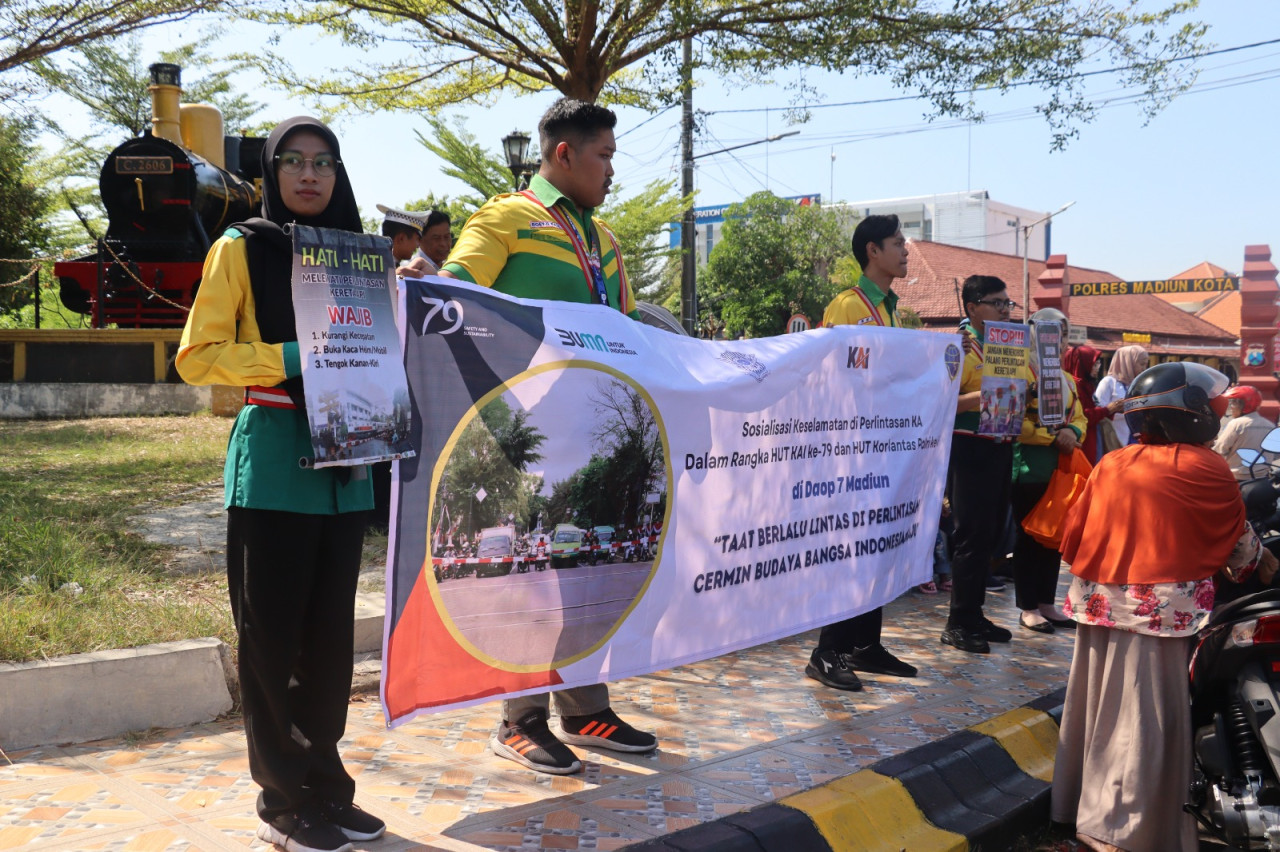 KAI Daop 7 Madiun saat menggelar sosialisasi keamanan. (Foto: Dok KAI Daop 7 Madiun)