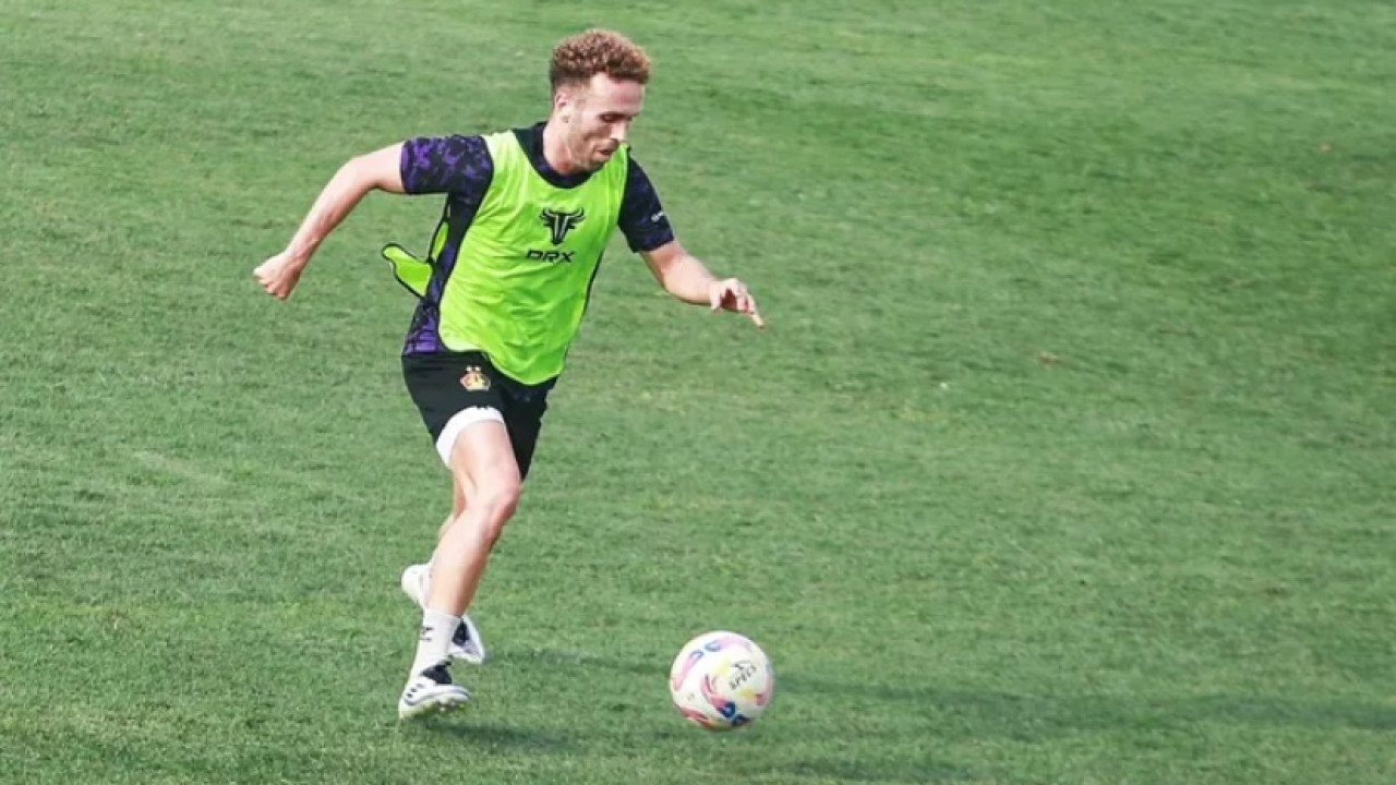 Ze Valente saat latihan di Stadion GDJ. (Foto: Persik Kediri/jatimnow.com)