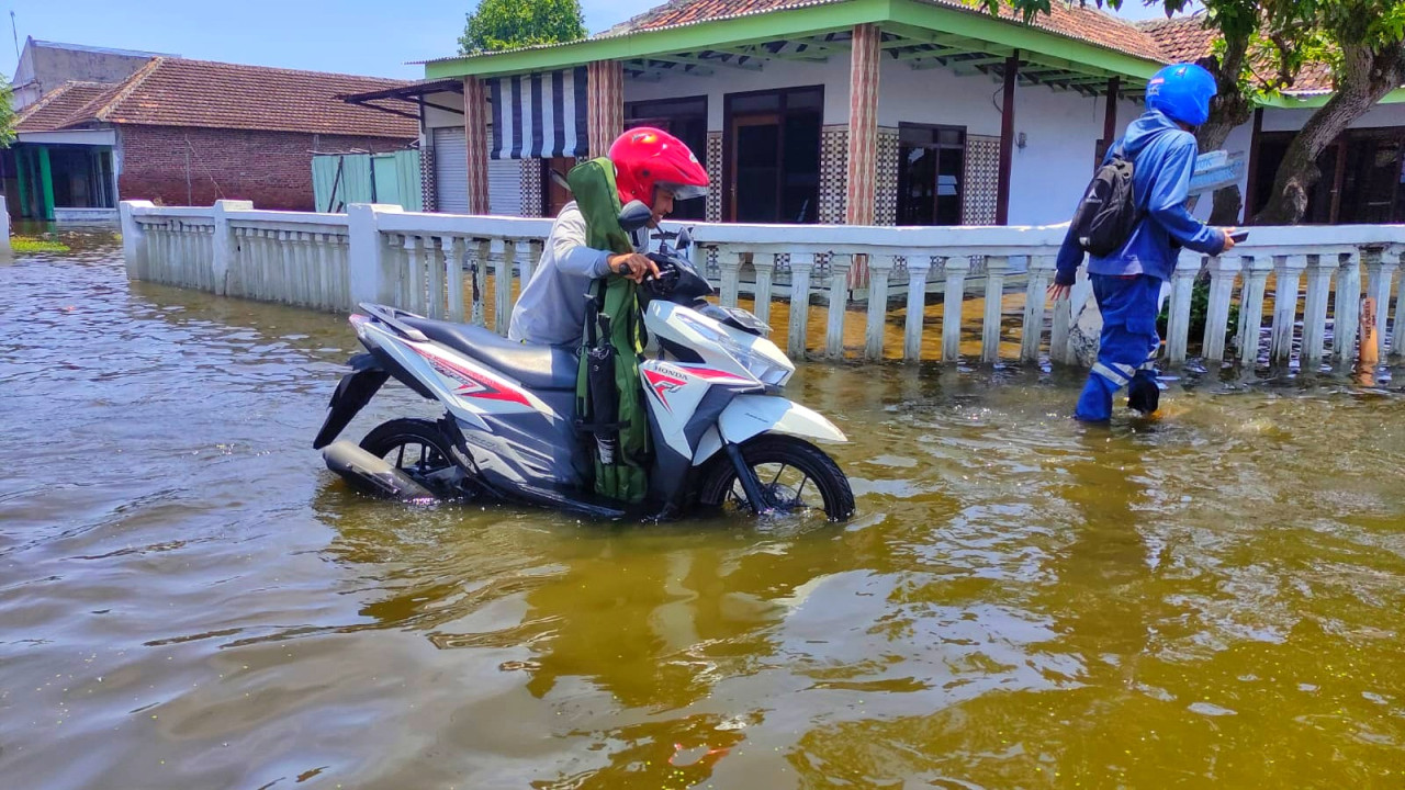 Keadaan banjir di dusun Polo Gunting Tanggulangin. (Foto: Ahaddiini HM/jatimnow.com)