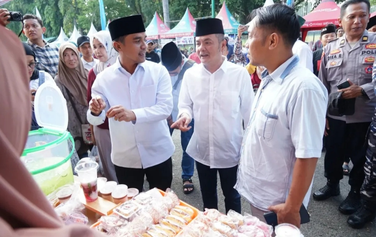 Suasan Bazar Takjil di Bangkalan. (Foto: Fathor Rahman/jatimnow.com)