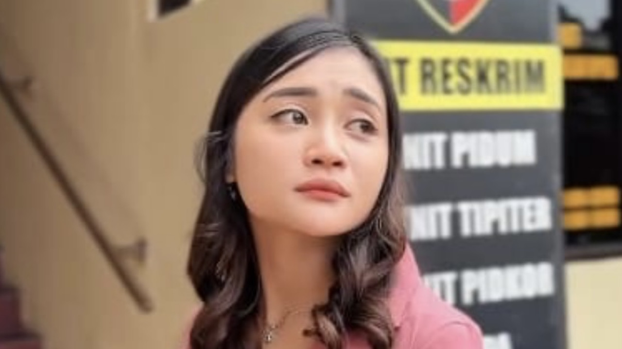 Penyanyi Dangdut Mala Agatha saat penuhi panggilan Polres Blitar Kota. (Istagram)