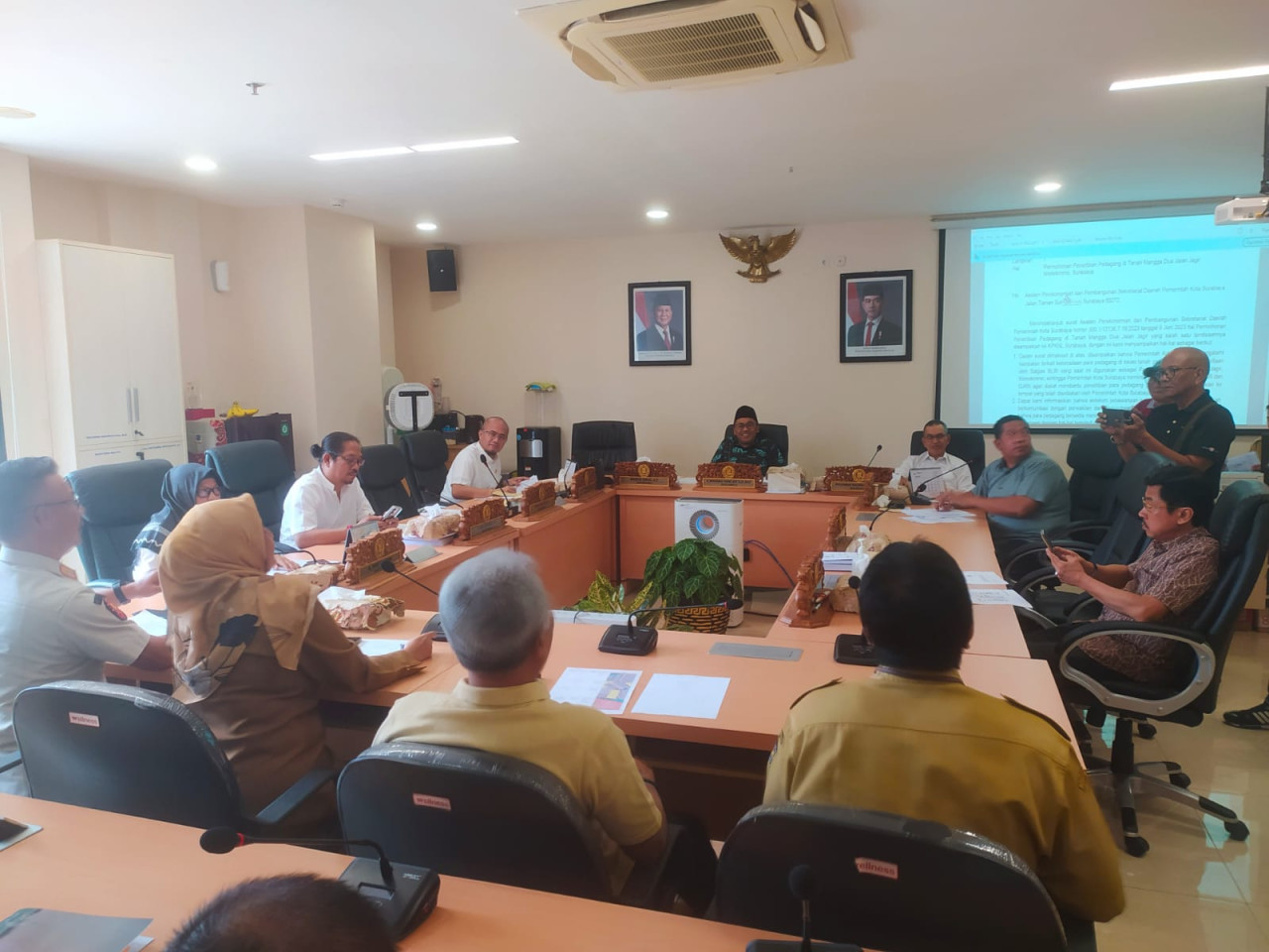 Suasana rapat Implementasi penegakan Perda Nomor 1 Tahun 2023 (foto: Ni'am Kurniawan/jatimnow.com)
