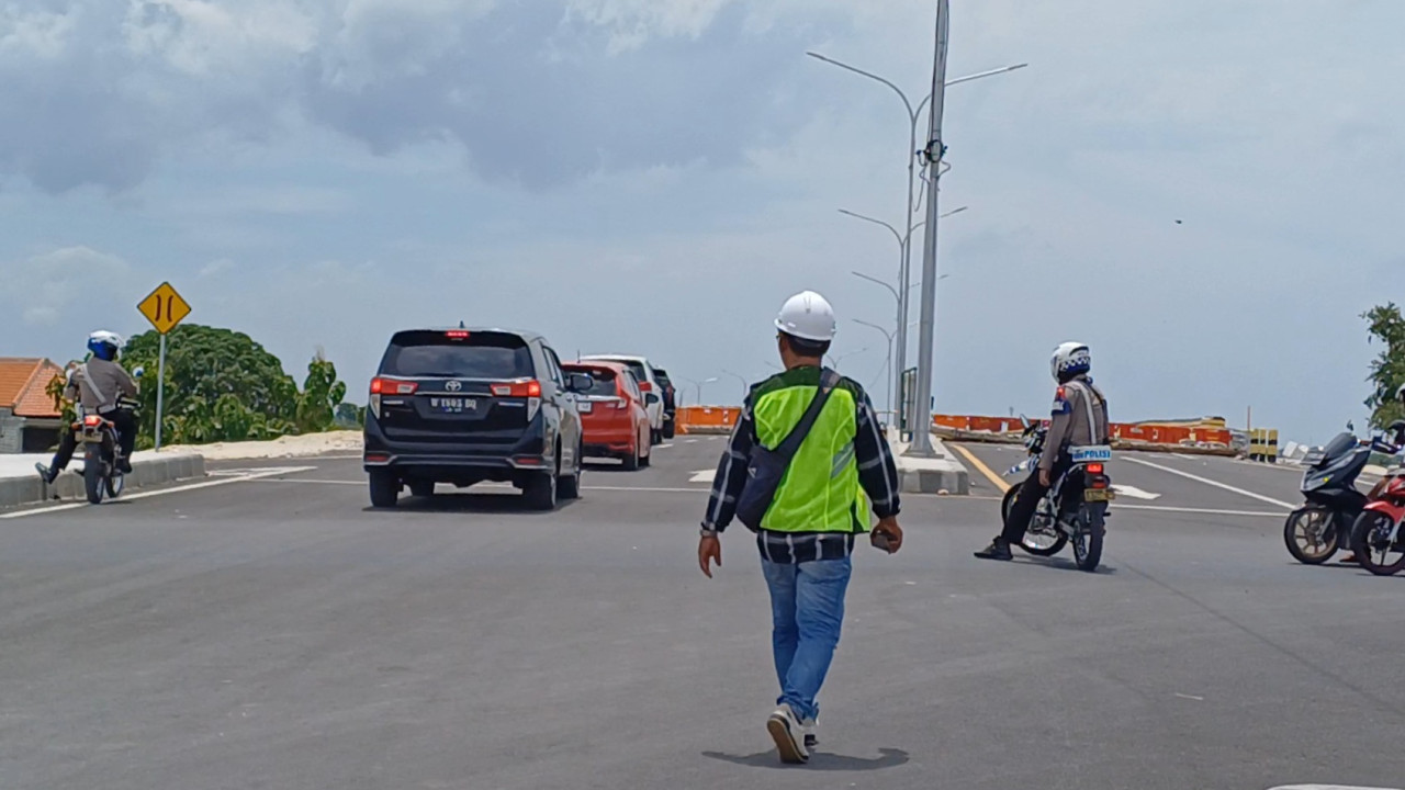 Kondisi JLU Lamongan saat diuji coba oleh BBPJN dan pihak terkiat. (Foto: Adyad Ammy Iffansah/jatimnow.com)