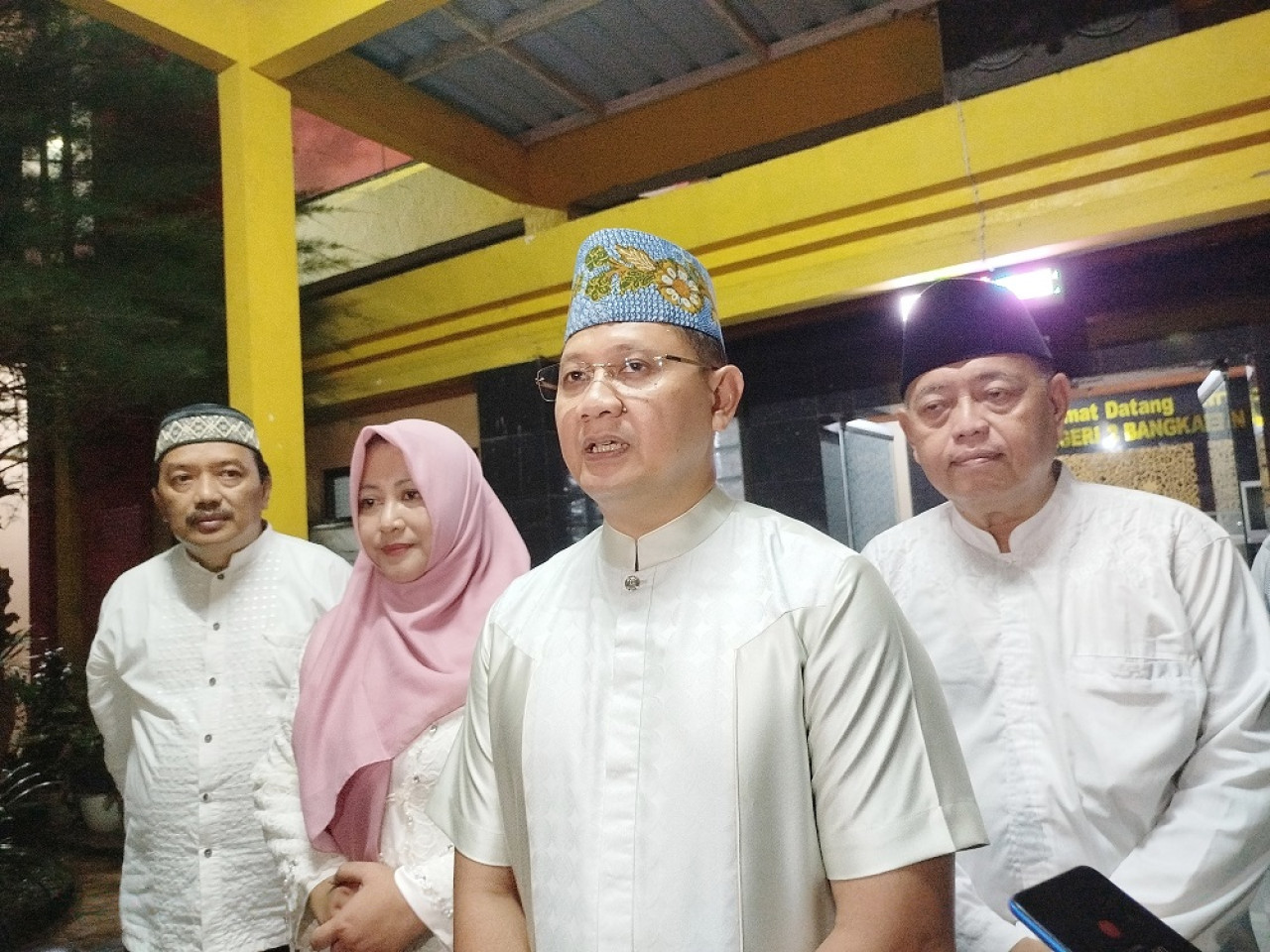 Kadindik Jatim Kunjungi Guru di Bangkalan yang Tempuh 90 Km demi Mengajar