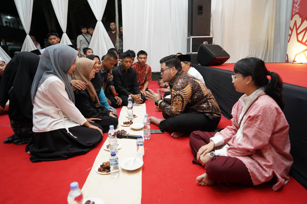 Mas Dhito Beri Motivasi Siswa SMA Dharma Wanita Boarding School