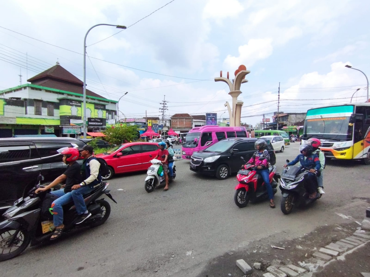 Puncak Arus Mudik di Jalur Pantura Lamongan Masih Lancar